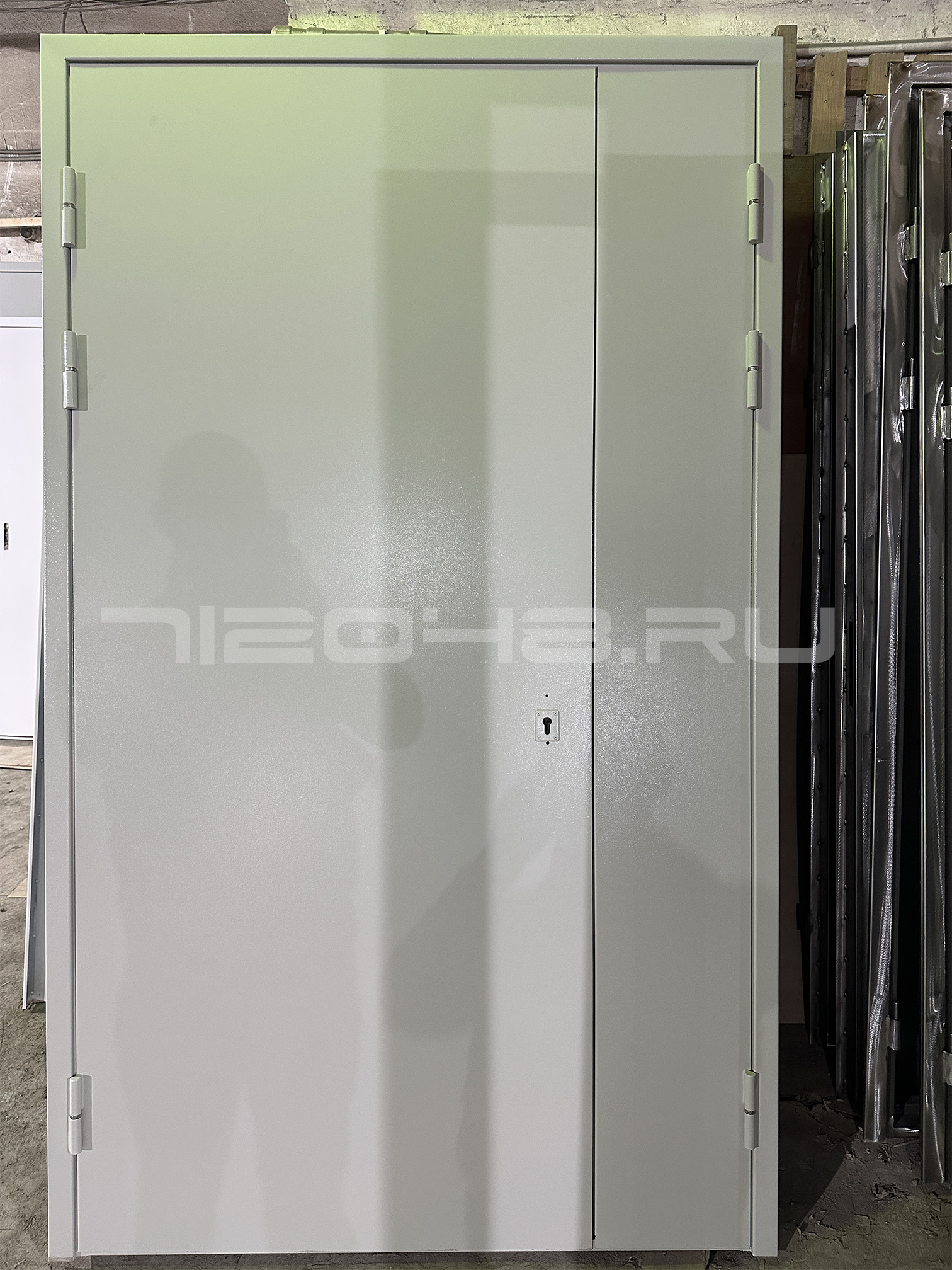 Установка противопожарной двери на производстве