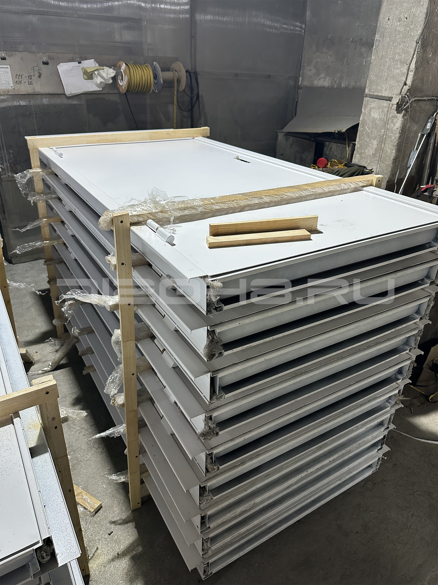 Детали противопожарной двери